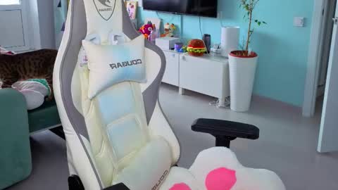 Ariel online show from April 6, 2026, 3:15 am