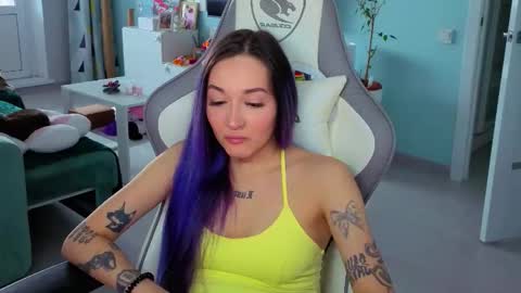 Ariel online show from April 8, 2026, 2:55 am