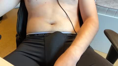 Snapshot of savagegerman chatting on December 2, 2025, 11:48 am savagegerman online show from December 2, 2025, 11:48 am