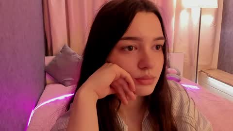 savannah_h online show from April 10, 2026, 10:31 am