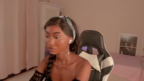 Snapshot of savannahwildee chatting on December 10, 2024, 7:43 pm Savannahwildee online show from December 10, 2024, 7:43 pm