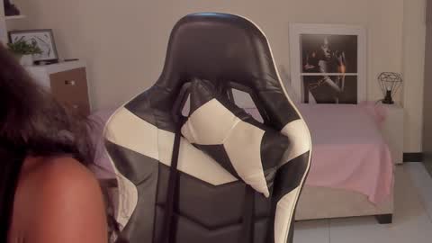 Snapshot of savannahwildee chatting on December 11, 2024, 10:47 am Savannahwildee online show from December 11, 2024, 10:47 am