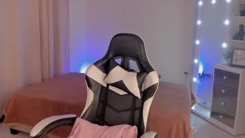 Snapshot of savannahwildee chatting on February 26, 2025, 3:19 pm Savannahwildee online show from February 26, 2025, 3:19 pm