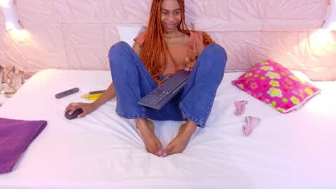 savory_pussy18 online show from October 24, 2025, 2:24 pm