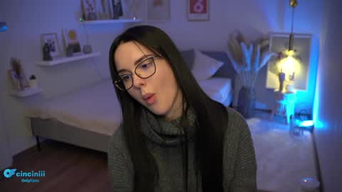 Snapshot of savvage_play chatting on January 15, 2025, 10:57 pm Naomi online show from January 15, 2025, 10:57 pm