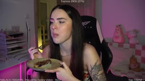 Snapshot of savvage_play chatting on November 23, 2025, 7:24 pm Naomi online show from November 23, 2025, 7:24 pm