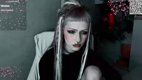 pronoun she. name Mary. age 21. online show from December 3, 2025, 5:44 pm