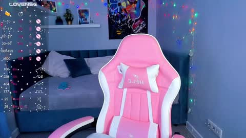 Snapshot of sayl0r_moon chatting on January 7, 2025, 3:35 am Kira GMT 7 Mon Thu-Sun 0800am-0200pm online show from January 7, 2025, 3:35 am