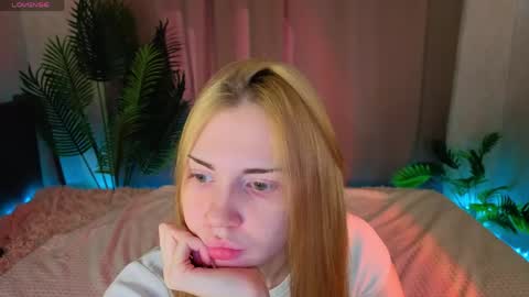 Kira  GMT 7 Mon Thu-Sun  0800am-0200pm  online show from May 9, 2026, 9:14 am
