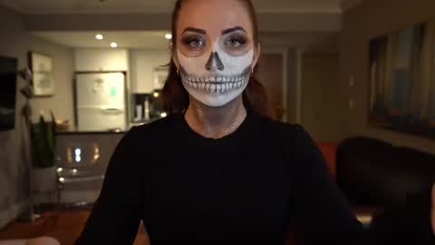 scarlajade online show from October 31, 2025, 11:50 pm