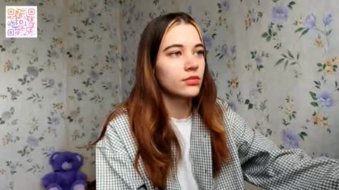 Kira online show from November 14, 2025, 8:35 am