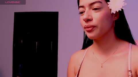 Snapshot of scarlet_carterr chatting on April 22, 2026, 1:45 pm scarlet_carterr online show from April 22, 2026, 1:45 pm