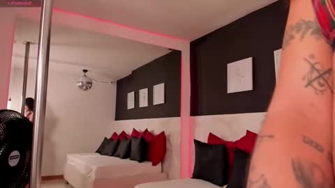 Scarlet online show from September 12, 2025, 5:02 pm