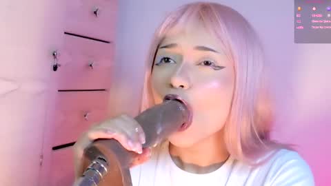 scarlet_gold online show from April 10, 2026, 1:22 am