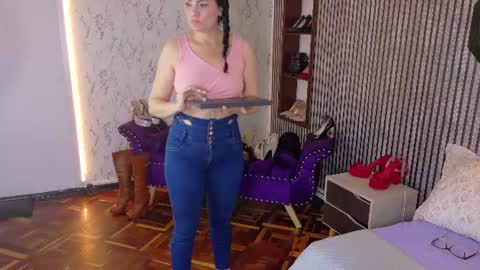 Snapshot of scarlet_hiit chatting on August 8, 2026, 10:06 am scarlet_hiit online show from August 8, 2026, 10:06 am