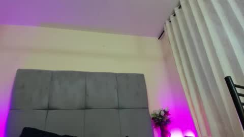 Snapshot of scarlet_hit chatting on January 10, 2026, 9:11 am scarlet_hit online show from January 10, 2026, 9:11 am