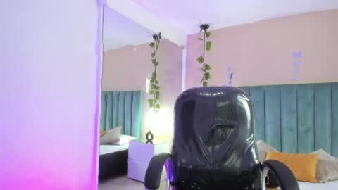 Scarlet online show from April 13, 2026, 10:15 pm