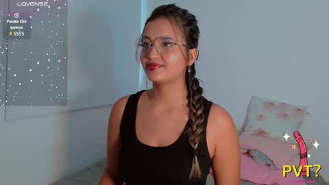 Scarlet  online show from October 24, 2025, 8:05 pm