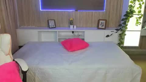 Scarlet  online show from March 2, 2026, 7:15 am