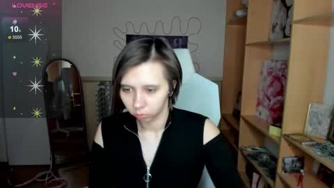 Snapshot of scarlet_sirenn chatting on February 24, 2026, 8:34 am Alexandra online show from February 24, 2026, 8:34 am