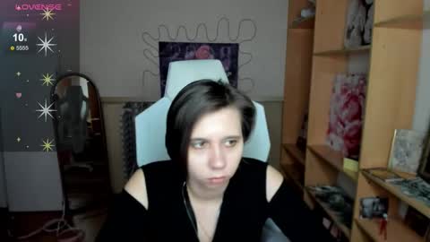 Snapshot of scarlet_sirenn chatting on February 25, 2026, 5:17 am Alexandra online show from February 25, 2026, 5:17 am