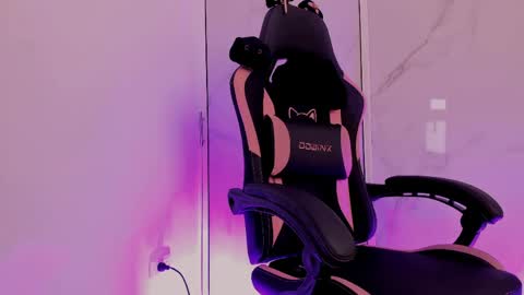 Scarlet online show from April 2, 2026, 12:36 pm