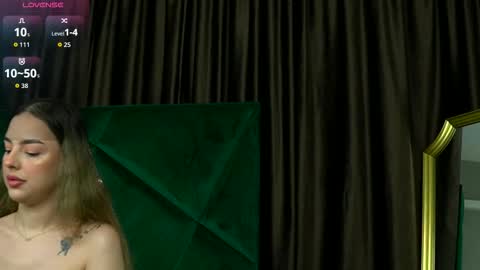 Snapshot of scarletcoles chatting on January 9, 2026, 10:44 pm Scarlet online show from January 9, 2026, 10:44 pm