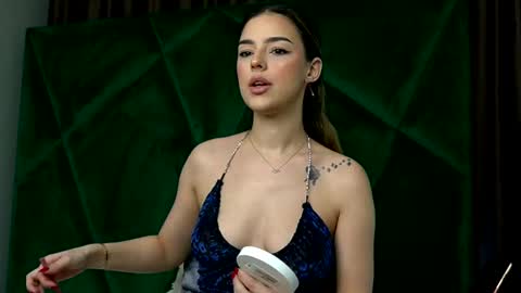 Snapshot of scarletcoles chatting on February 18, 2026, 11:44 pm Scarlet online show from February 18, 2026, 11:44 pm