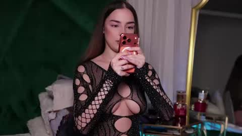 Snapshot of scarletcolesx chatting on June 17, 2026, 10:00 pm scarletcolesx online show from June 17, 2026, 10:00 pm
