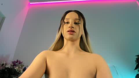 Snapshot of scarletflameee chatting on April 30, 2026, 6:31 am Amira online show from April 30, 2026, 6:31 am