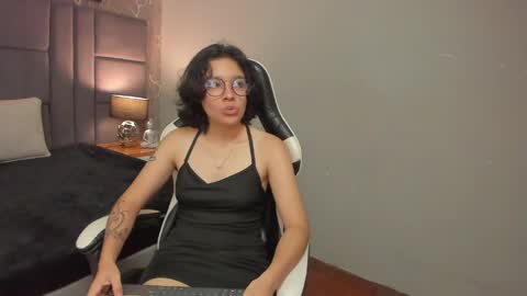 Snapshot of scarleth_blaze chatting on May 24, 2026, 2:49 am scarleth_blaze online show from May 24, 2026, 2:49 am