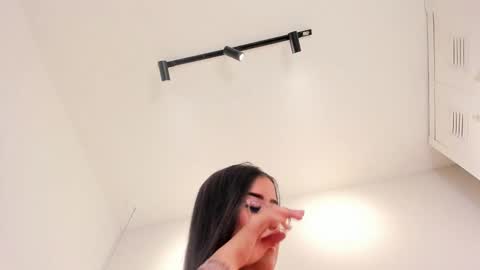 Scarleth online show from February 12, 2026, 12:33 pm