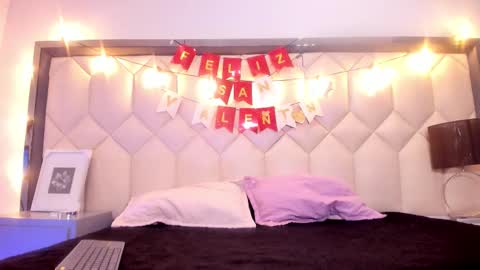 scarlethbigbug online show from February 13, 2026, 12:23 pm