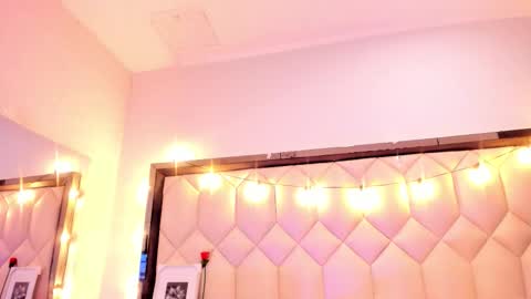 scarlethbigbug online show from February 25, 2026, 11:42 am