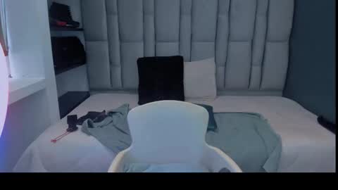 Snapshot of scarlethoot_ chatting on February 6, 2026, 7:39 pm S C A R L E T online show from February 6, 2026, 7:39 pm