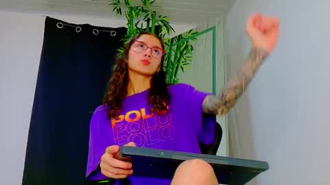 Denis online show from November 24, 2025, 4:23 am