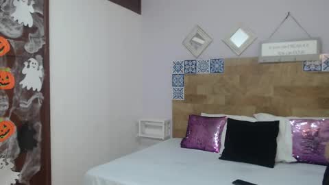 scarlet  online show from October 18, 2025, 10:05 am