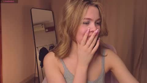 scarletmarney online show from March 26, 2026, 3:12 am