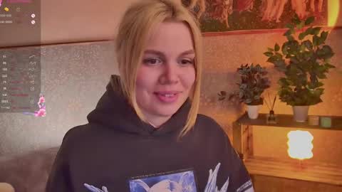 Snapshot of scarletmarney chatting on May 14, 2026, 3:30 pm scarletmarney online show from May 14, 2026, 3:30 pm