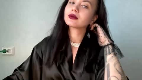 scarletpetal online show from February 12, 2025, 8:38 am