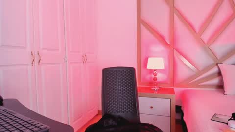 Snapshot of scarletpunk_ chatting on December 13, 2024, 2:38 pm Scarlet online show from December 13, 2024, 2:38 pm
