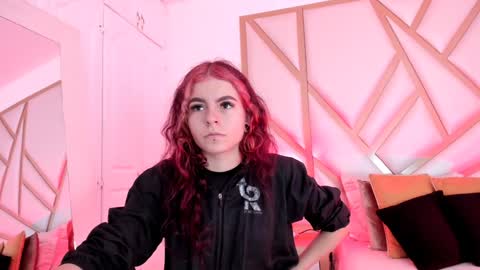 Snapshot of scarletpunk_ chatting on January 14, 2025, 12:03 pm Scarlet online show from January 14, 2025, 12:03 pm