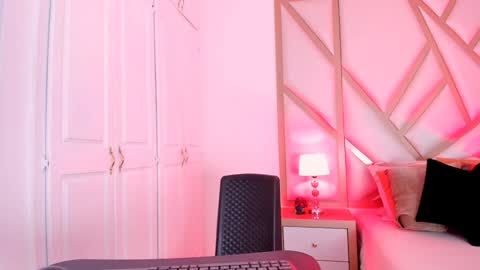 Snapshot of scarletpunk_ chatting on February 5, 2025, 11:55 am Scarlet online show from February 5, 2025, 11:55 am