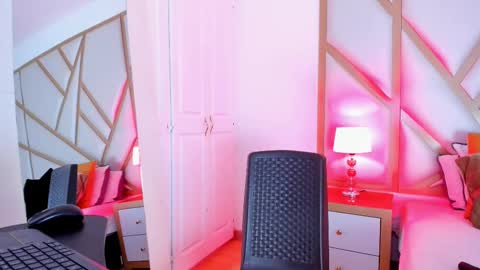 Snapshot of scarletpunk_ chatting on February 10, 2025, 2:48 pm Scarlet online show from February 10, 2025, 2:48 pm