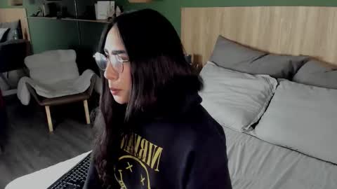 Snapshot of scarlett25__ chatting on December 21, 2025, 2:13 pm Scarlett online show from December 21, 2025, 2:13 pm