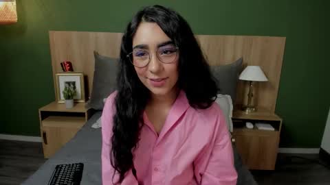 Snapshot of scarlett25__ chatting on January 16, 2026, 12:20 pm Scarlett online show from January 16, 2026, 12:20 pm