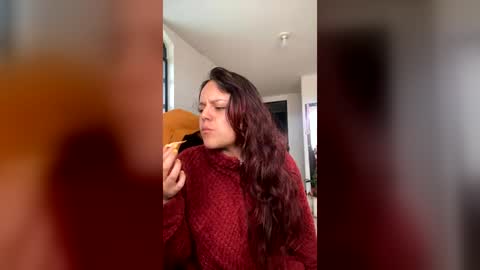 Snapshot of scarlett77_ chatting on August 4, 2026, 4:20 pm Scarletland welcome online show from August 4, 2026, 4:20 pm