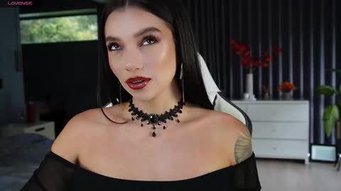 juli online show from October 30, 2025, 9:37 pm