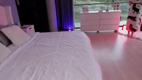 juli online show from February 17, 2026, 9:21 pm