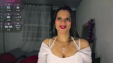 Snapshot of scarlett__m chatting on December 4, 2025, 9:51 am Scarlett online show from December 4, 2025, 9:51 am